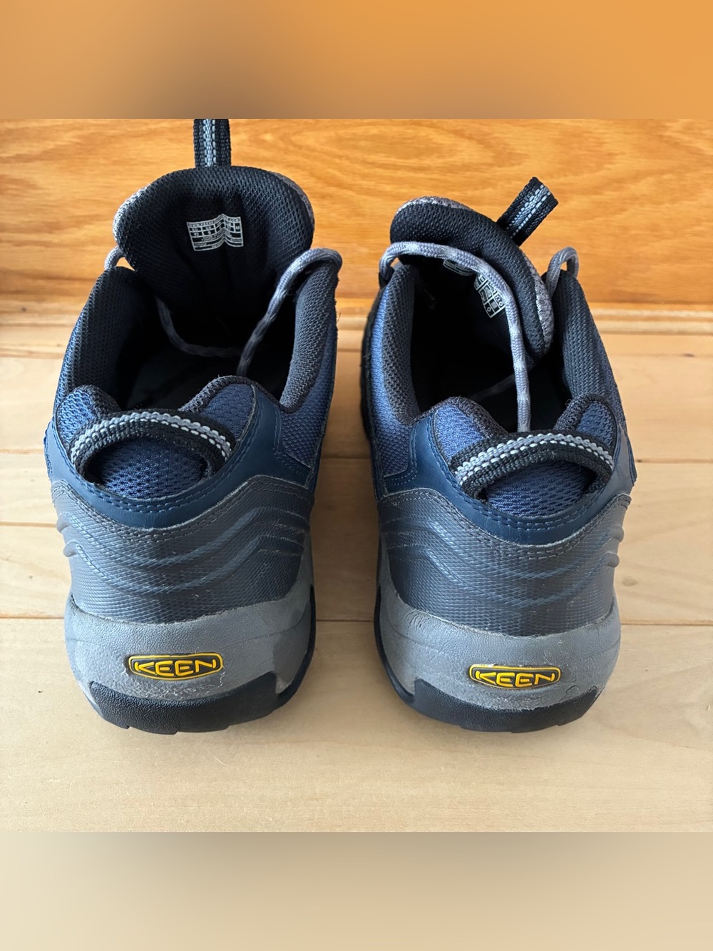 Keen Koven waterproof hiking shoes, gray/navy, men’s size 9 excellent condition! - Picture 3 of 9